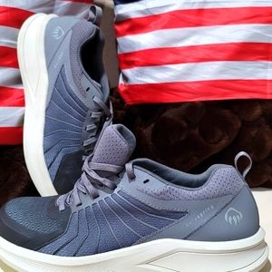 Men's Wolverine Bolt Vent Durashocks CorbonMax Shoes in Gray EXTRA WIDE 10.5